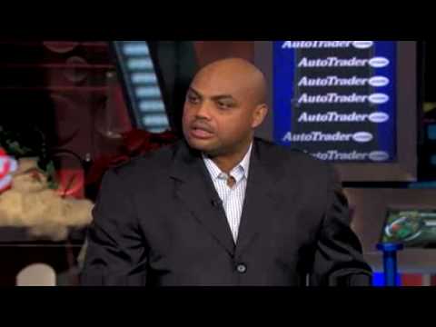 Charles Barkley and webber re-enacts the Bush shoe-throwing incident