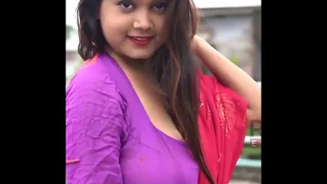 Sexy Indian Girl with Big Boobs in Saree