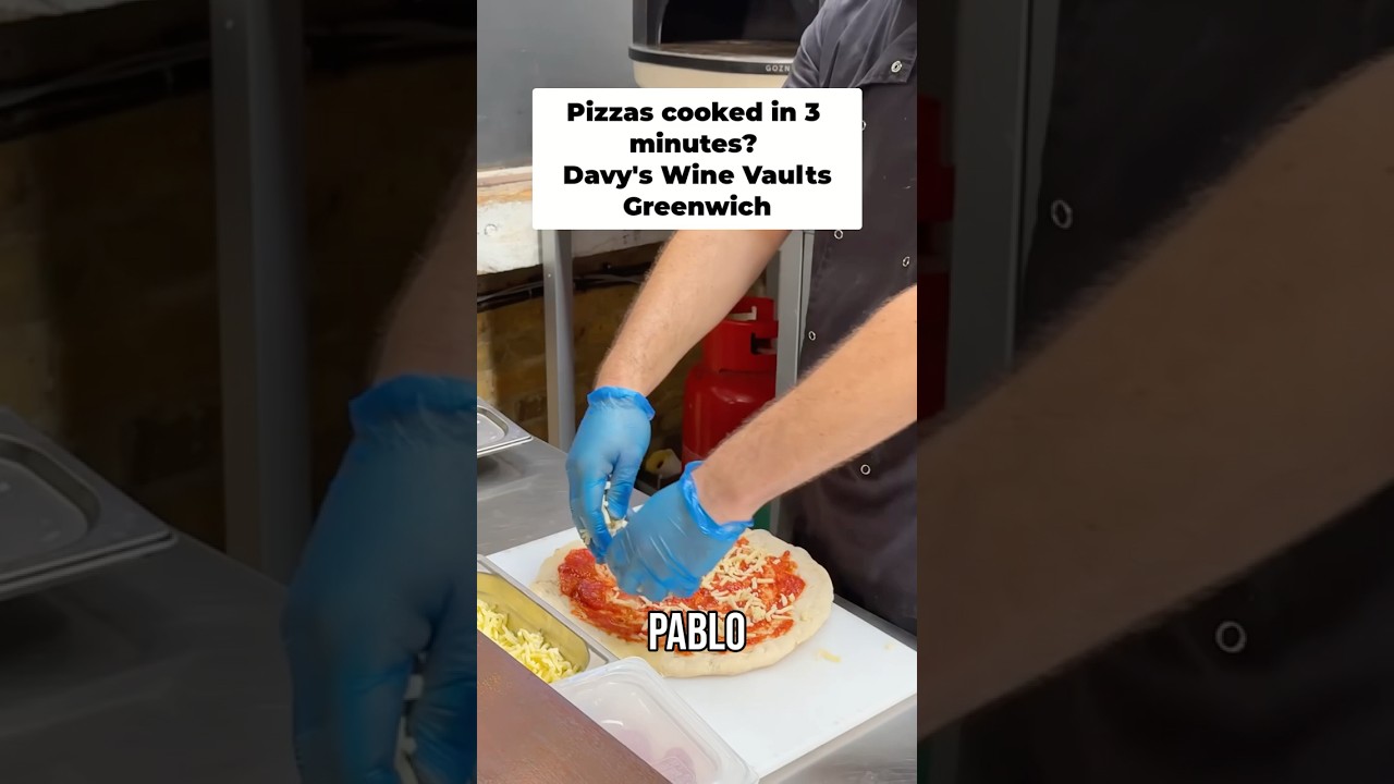 3 Minute Pizza in Greenwich?! 🍕🔥
