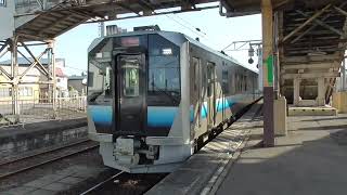 JR川部駅　五能線 快速・東能代行き発車【GV-E400系・3524D】　2022.04.24