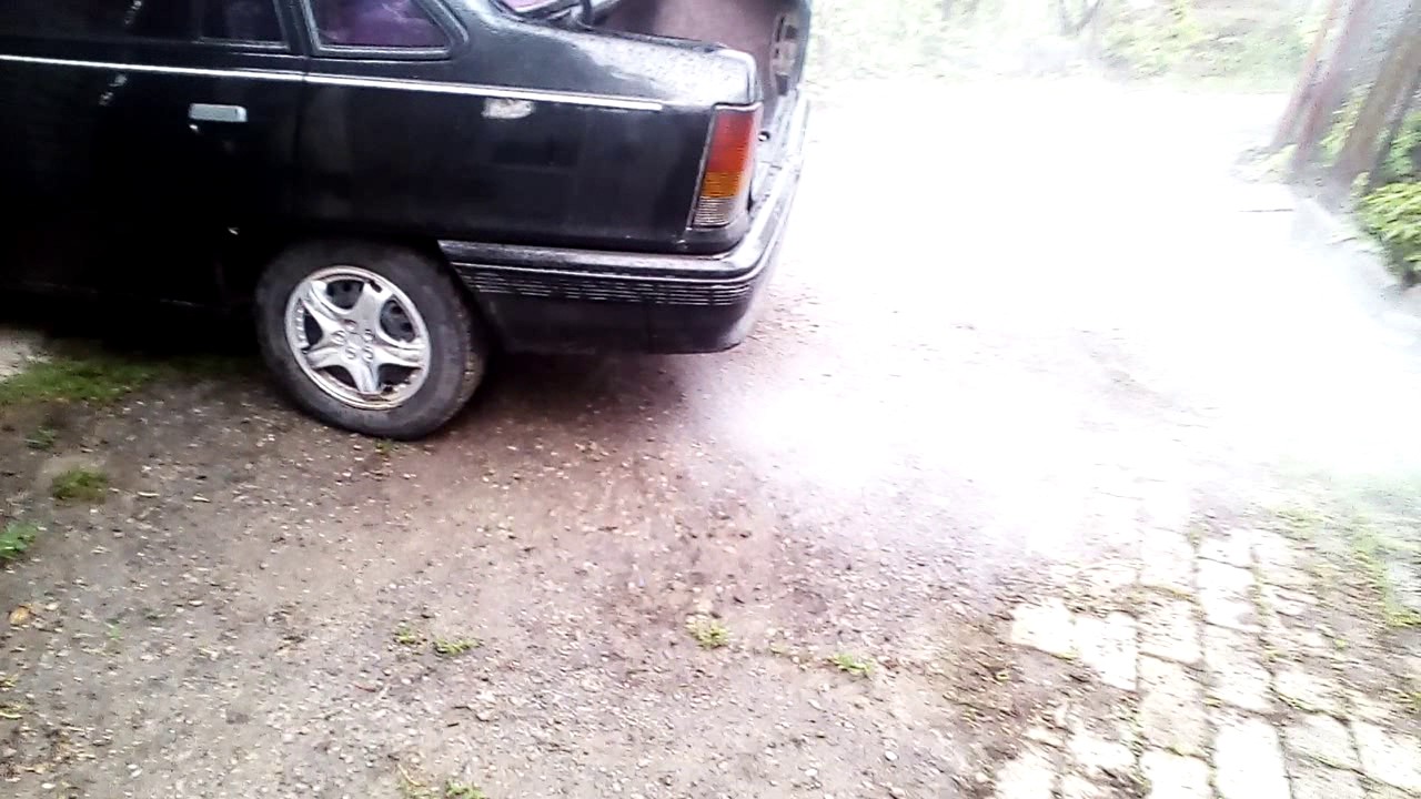 Дымит движок опель после замены масла сменил минералку на полусинтетику ...