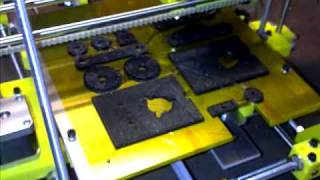 3D Printer, Rapid Prototype, BotMill Glider printing Z axis pieces to make another 3D printer