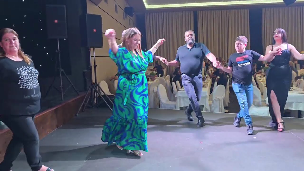 φίλε να χαίρεσαι την όμορφη οικογένεια σου  Παπαδάκης  από τις Στέρνες