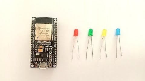 Allumer alternativement quatre LEDs par la carte ESP32