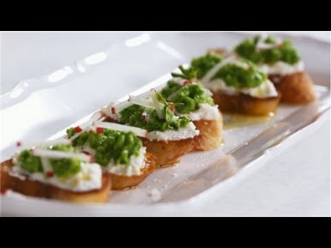 Bruschetta Recipe with Sweet Pea and Ricotta Toppings