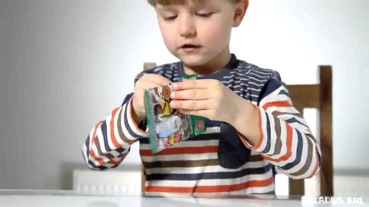 Lego minifigures s 11 Disney Christmas Edition Zaini Surprise Eggs and Kinder Joy Egg 2014   YouTube