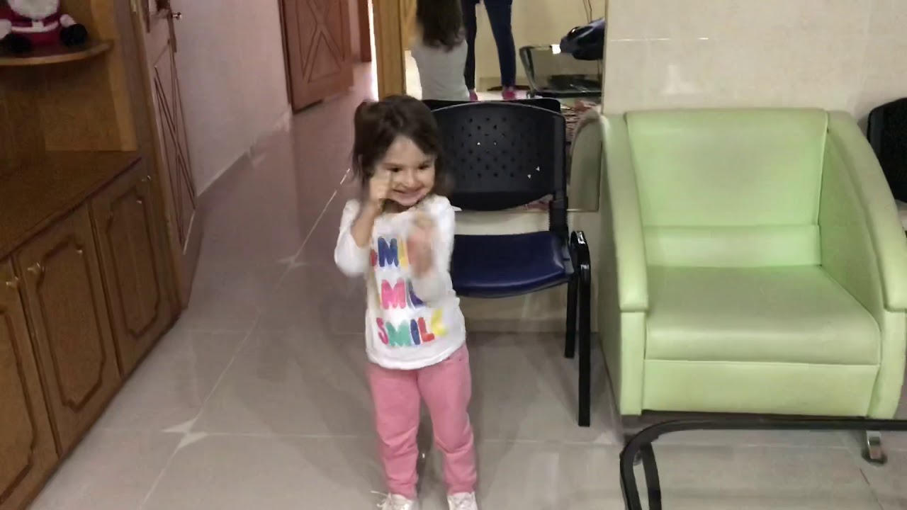 Asya 3 buçuk yaş muayenesi için doktora gitti