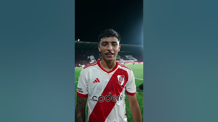 El saludo del delantero Agustin Ruberto con la felicidad de haber convertido su primer gol en River.
