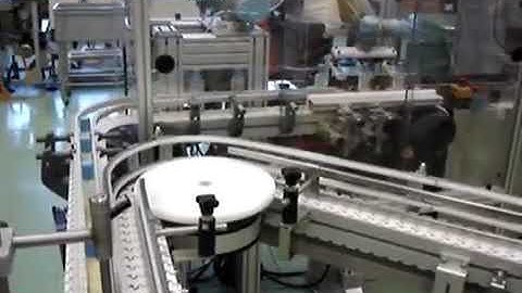 Cánh tay robot cộng tác UR5 thực hiện công đoạn đóng gói tại Tập đoàn dược phẩm Johnson & Johnson