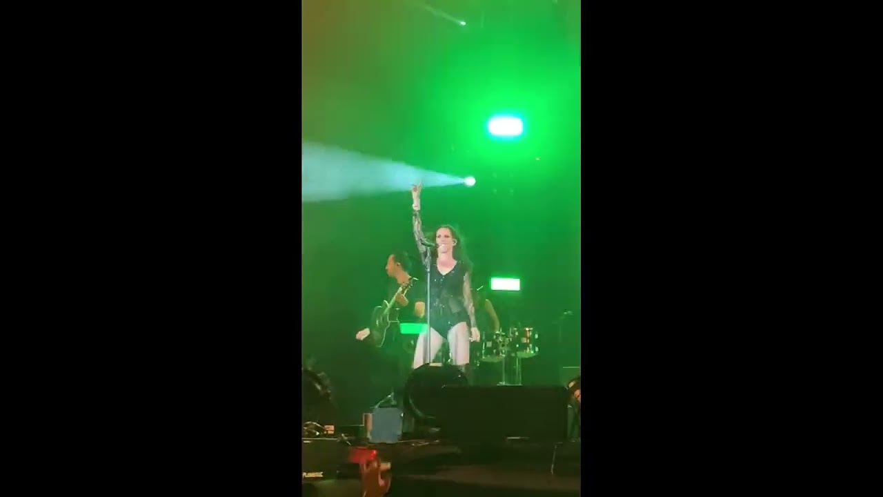 Como una flor - Malú en el Palau Sant Jordi, Barcelona - Gira Mil Batallas - 30/09/2022