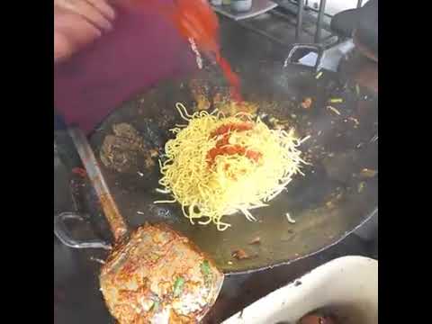 The ULTIMATE Mee Goreng SKILLS!!! Best Street Noodle in THE WORLD!!! Found at Bobs and Family in Pet