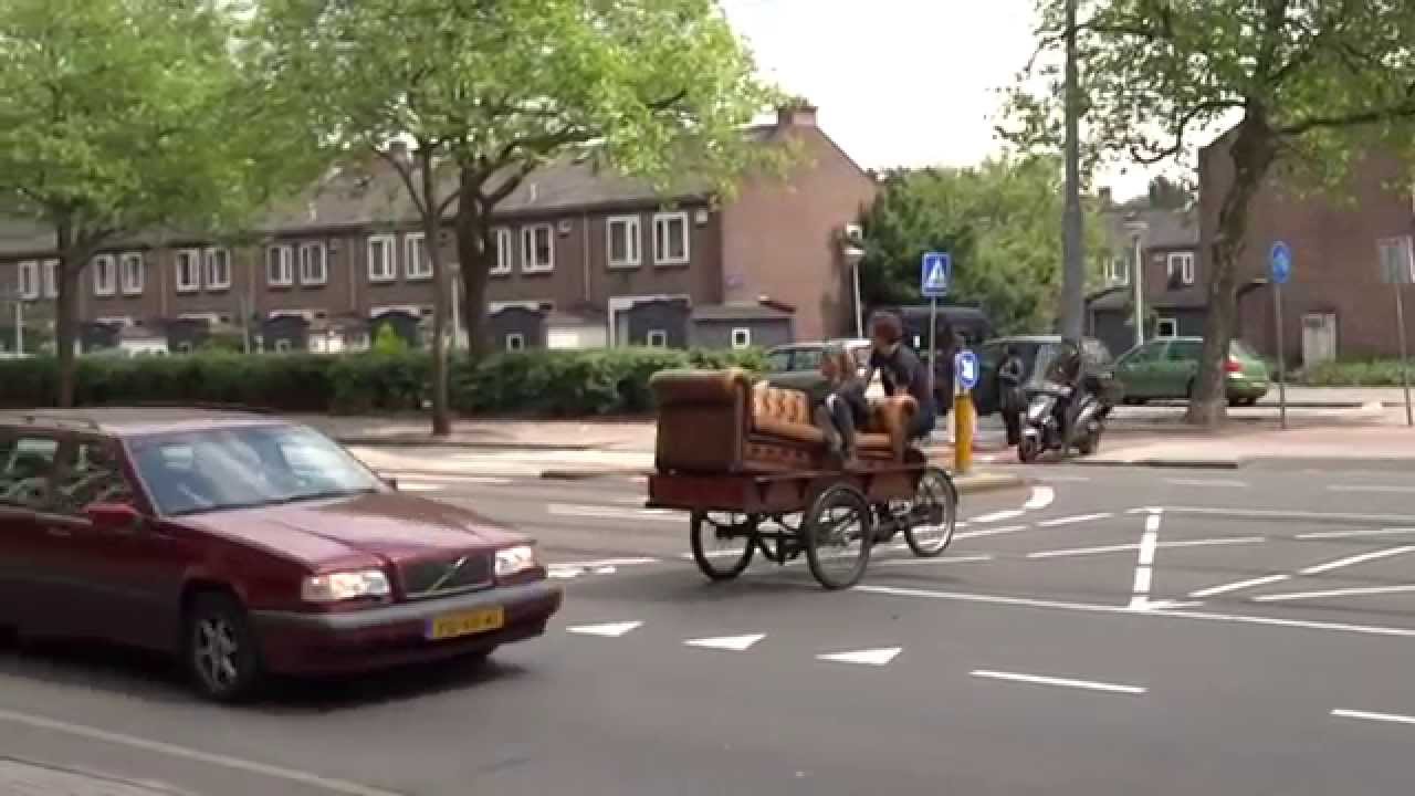 Delivery bicycle Amsterdam: Moving the furniture