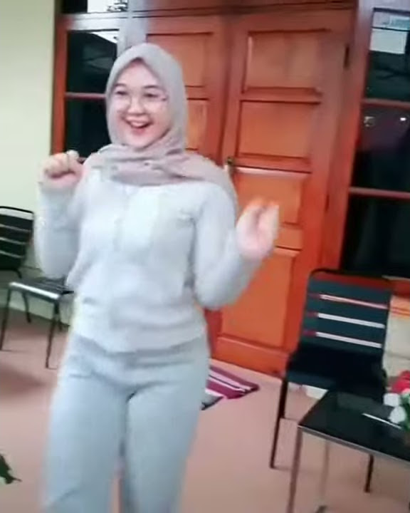 Story WA Cewek Hijab Goyang Asikk
