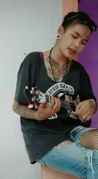 Story Wa !! Cewek tatoan suaranya keren