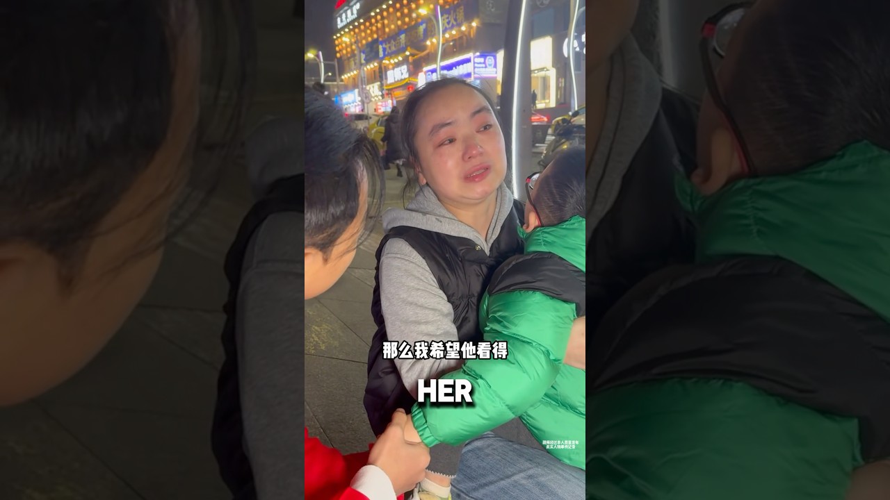 Kind Street Vendor Gets Rewarded For Her Generosity ❤️