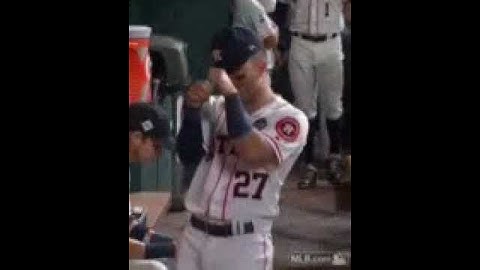 José Altuve dancing