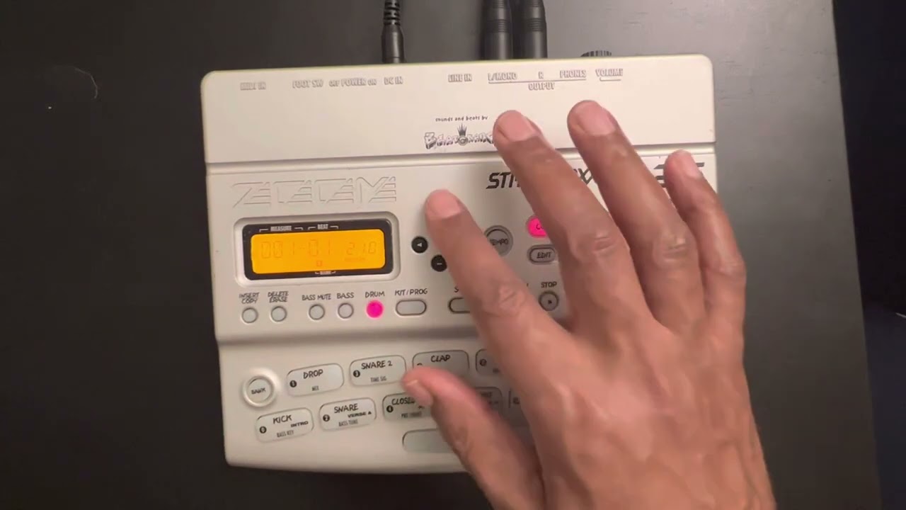 Zoom SB-246 Streetboxx Beats - YouTube