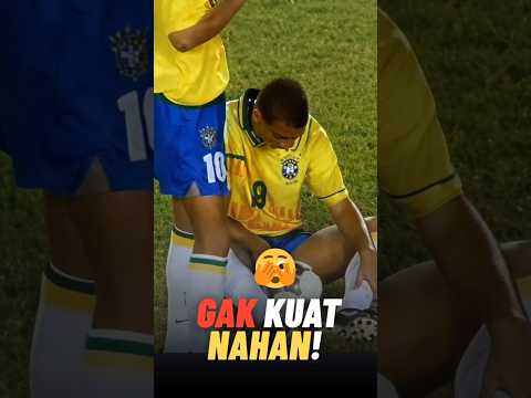 Rahasia Pemain Bola Saat Kebelet Pipis di Pertandingan Resmi #football #ronaldo #faktabola thumbnail