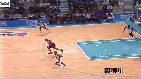 Charles Barkley Monster Dunk over 7'1 David Robinson and 6'9 J.R Reid