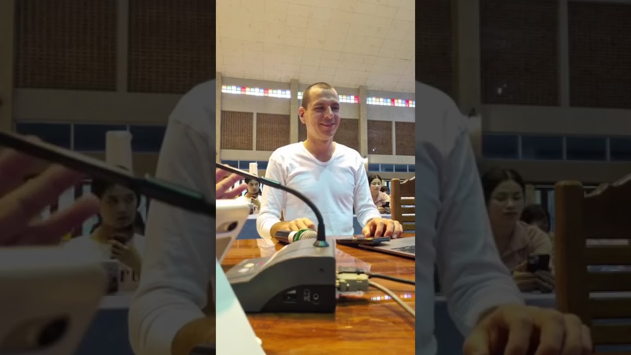 คุณหมอแดเนียล จิตแพทย์ชาวรัสเซีย บรรยายหัวข้อสะกดจิตเพื่อเยียวยาตนเองและผู้ป่วย ณ วัดคำประมง