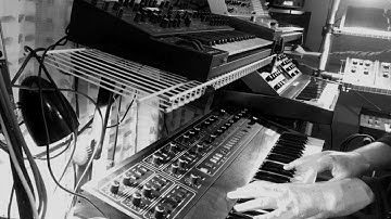 Sequential Prophet 5 rev4 Filter Modulation with the Pro 3 - Experimental Synth