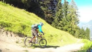 How the suspension fork works slow motion