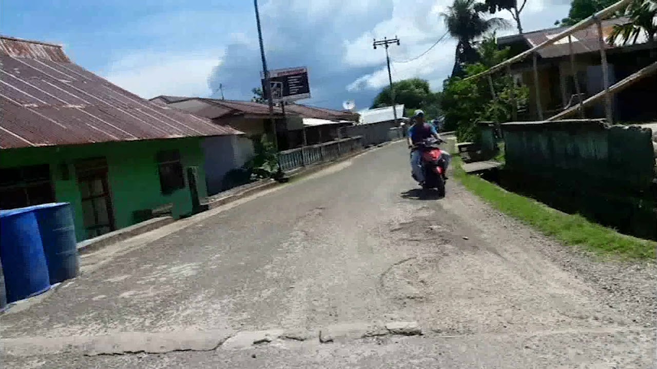 Negeri Pelauw sepanjang Jalan Ronesina Raya (Dari Gerbang Selamat Datang hingga Wae Marake'e)