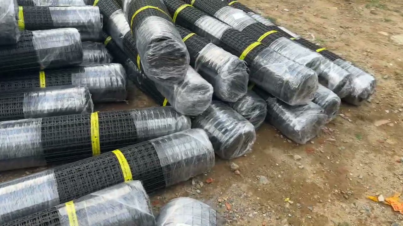 Lưới nhựa dẻo loại tốt ,dùng làm hàng rào che chắn khu chăn nuôi 0911774348.....