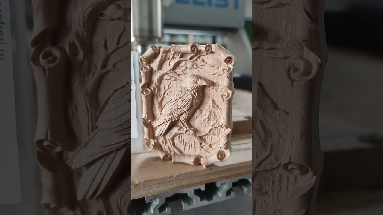 Барельеф Ворон на станке с ЧПУ из бука. 