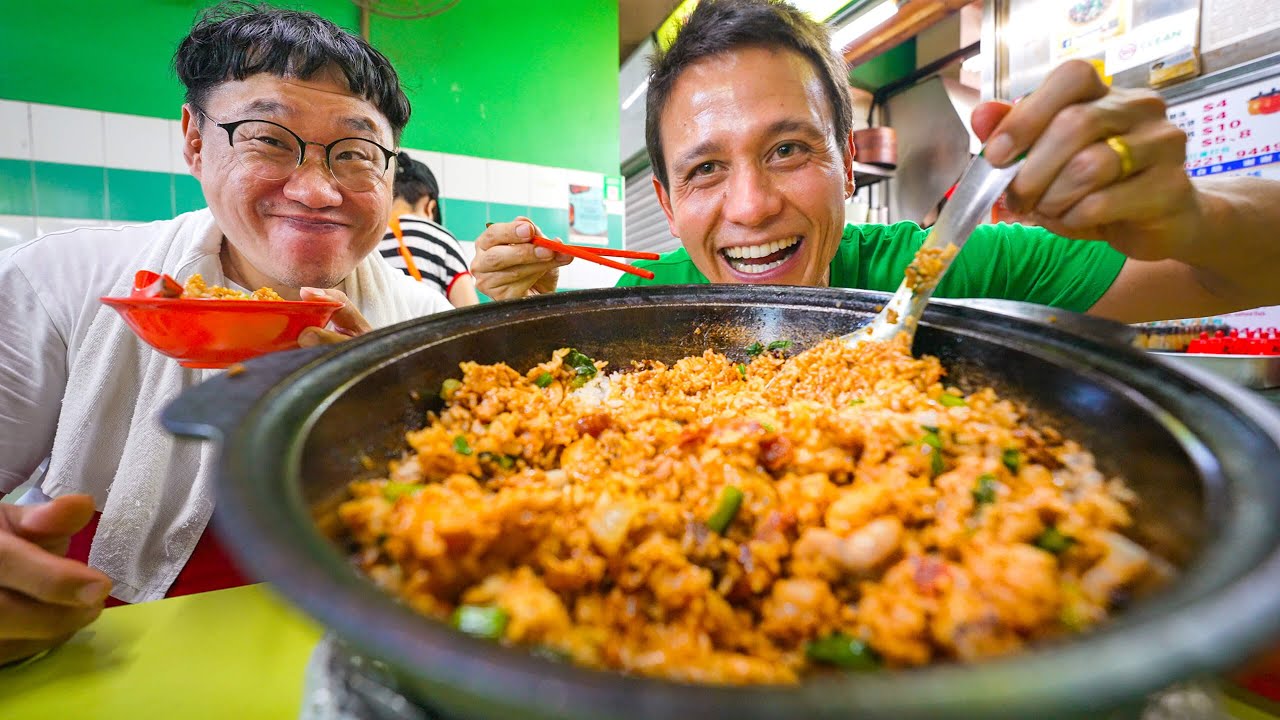 Singapore’s BIGGEST Street Food!! 5 Things You HAVE TO EAT at Chinatown Complex!! | Mark Wiens
