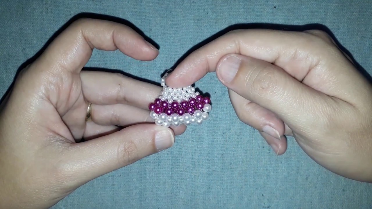 Bolsinha de pérolas (chaveiro)