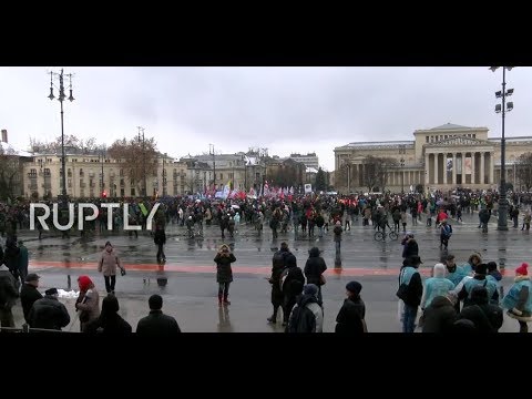 LIVE: Thousands gather in Budapest as protests against 'slave law' resume