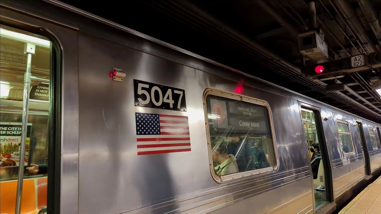 mta-new-york-city-subway-205th-street-bound-r68a-d-train-59th