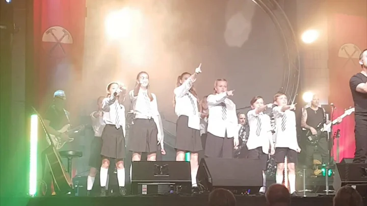 Kirsty Gunther Academy of Dance performing at Echo...