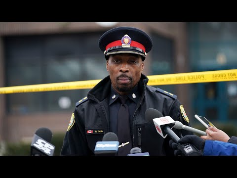 Grade 10 student shot during lunch break outside high school | Toronto police update