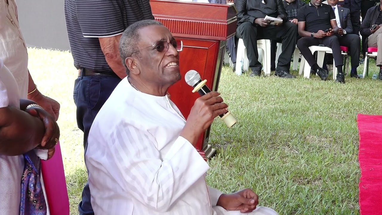MUZIMBE AMALWALIRO - TAATA W'OMUGENZI CEDRIC BABU AYOGEDDE EBIKANKANA