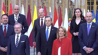 10.03.2022 - Olaf Scholz und alle anderen (1 von 2) - EU-Gipfel in Versailles (1. Tag)