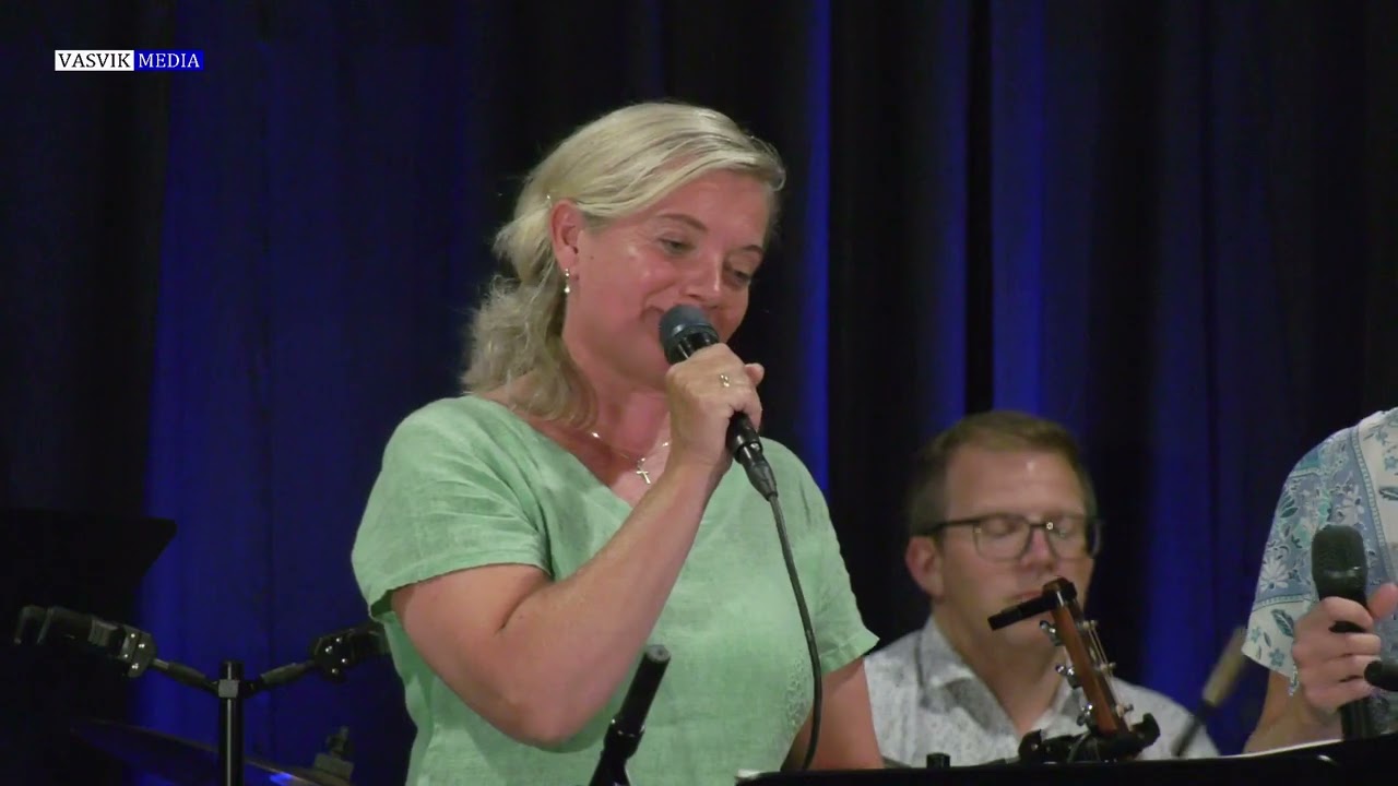 (6957) Familien Brautaset: Han dro meg opp av det skitne dynn