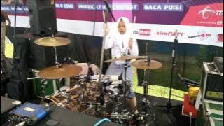 Amazing Female Drummer ( imut - imut ) ...!!! ( yang - wali cover ) tonton aja..!!!