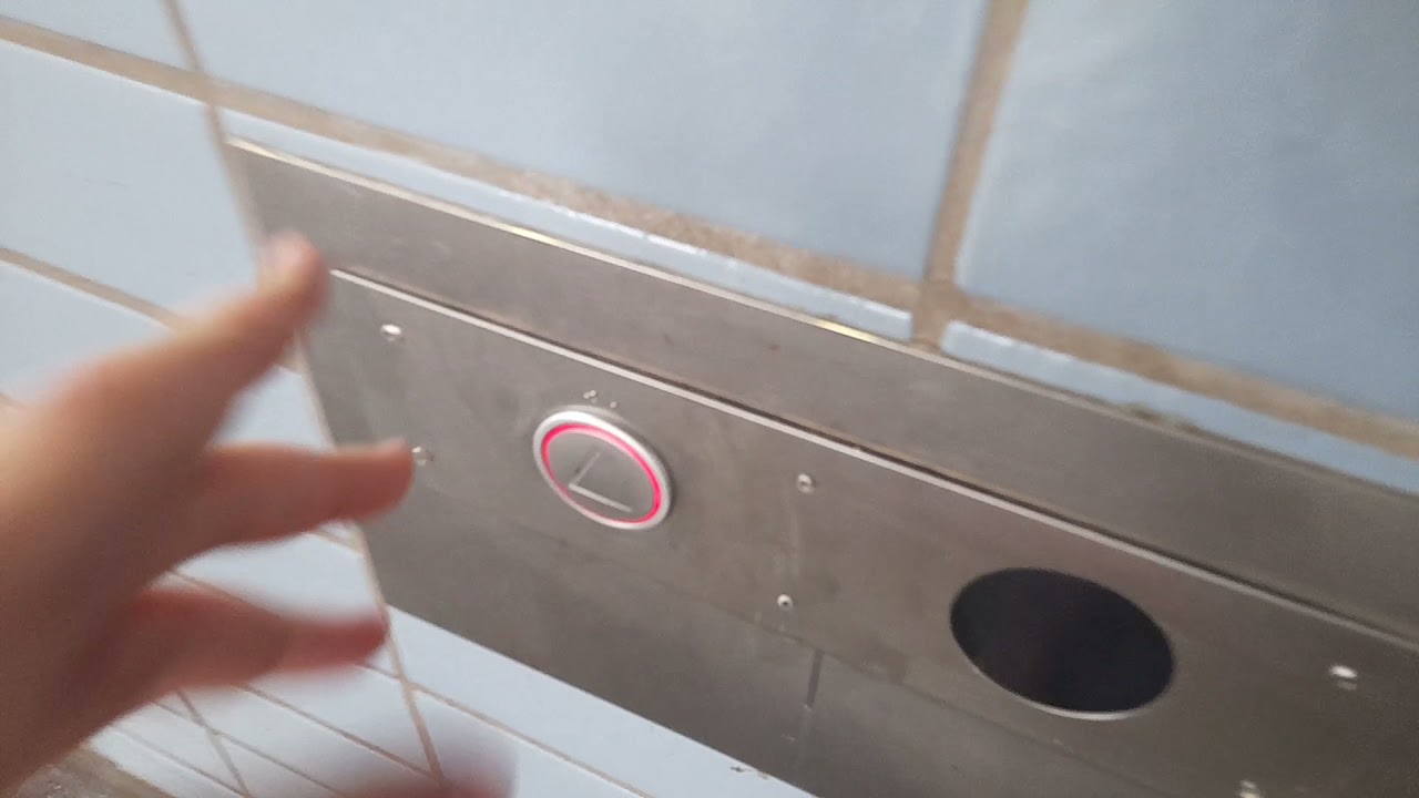 ThyssenKrupp Aufzug am S Tiergarten