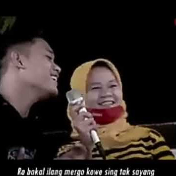 TRI SUAKA DI SAMPERIN PENYANYI NYA | AKU TENANG- RAFLY Ft TRI SUAKA|| STORY WA