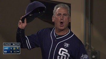 LAD@SD: Black gets tossed after arguing call