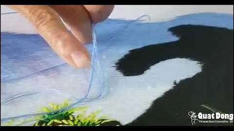 Công Đoạn Thêu Bầu Trời Trong Bức Tranh Thêu Phong Cảnh Đông Quê - Quat Dong Embroidery Village