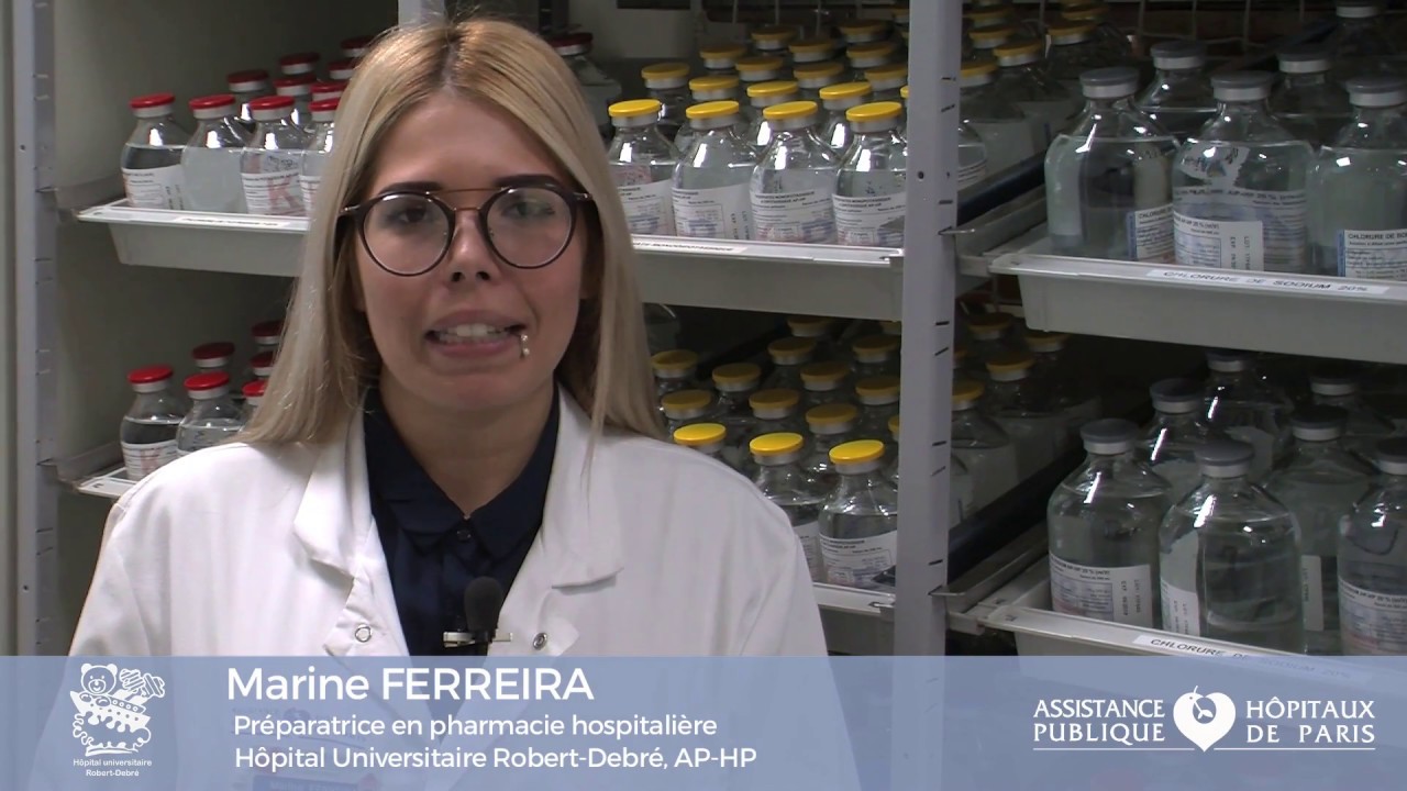 Zoom Metier Le Preparateur En Pharmacie Youtube