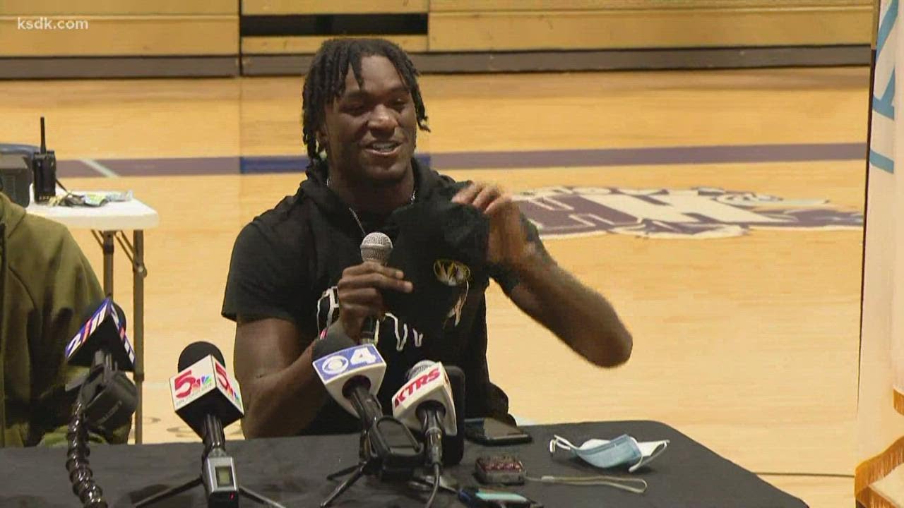 East St. Louis wide receiver Luther Burden III commits to the