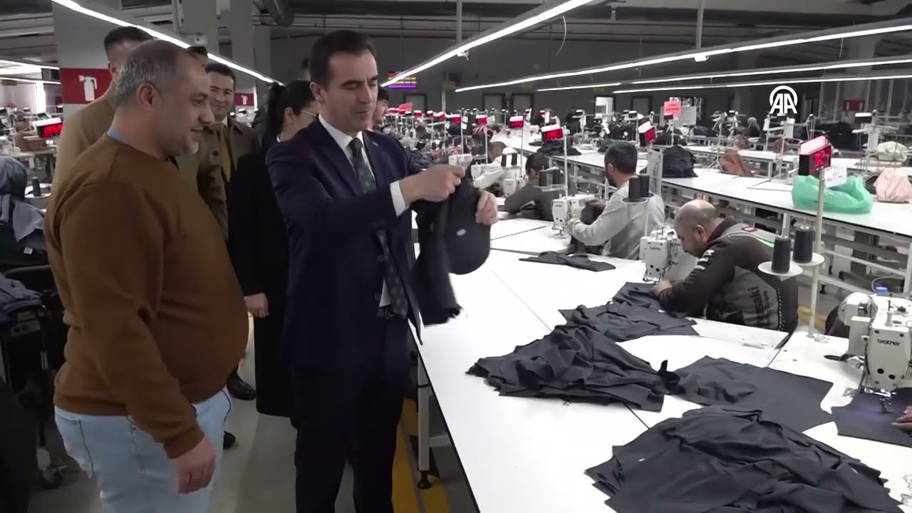 Bitlis'te devlet desteğiyle kurulan tekstil fabrikaları gençlere iş imkanı sağlıyor