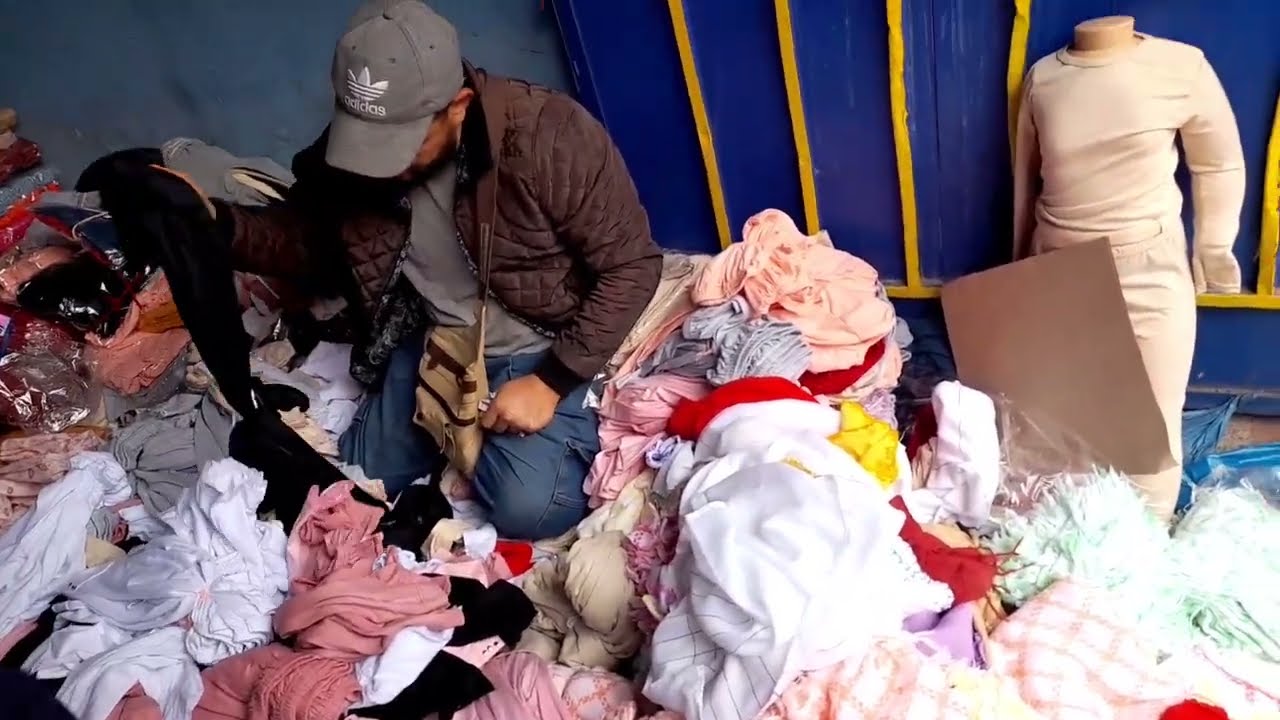 تخفيضات رائعة بالجملة والتقصيط في سوق الشمال بجامع الفنا بمراكش