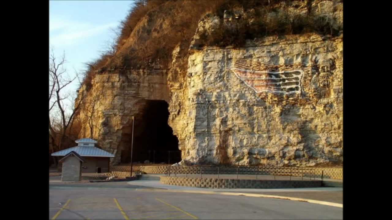 Piasa Bird - Jim White Halloween Show 1997