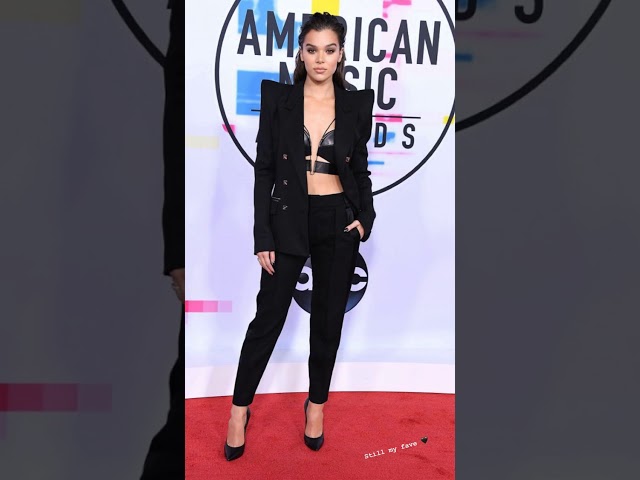 Hailee Steinfeld (@haileesteinfeld) archived Instagram Stories compilation from December 6, 2019