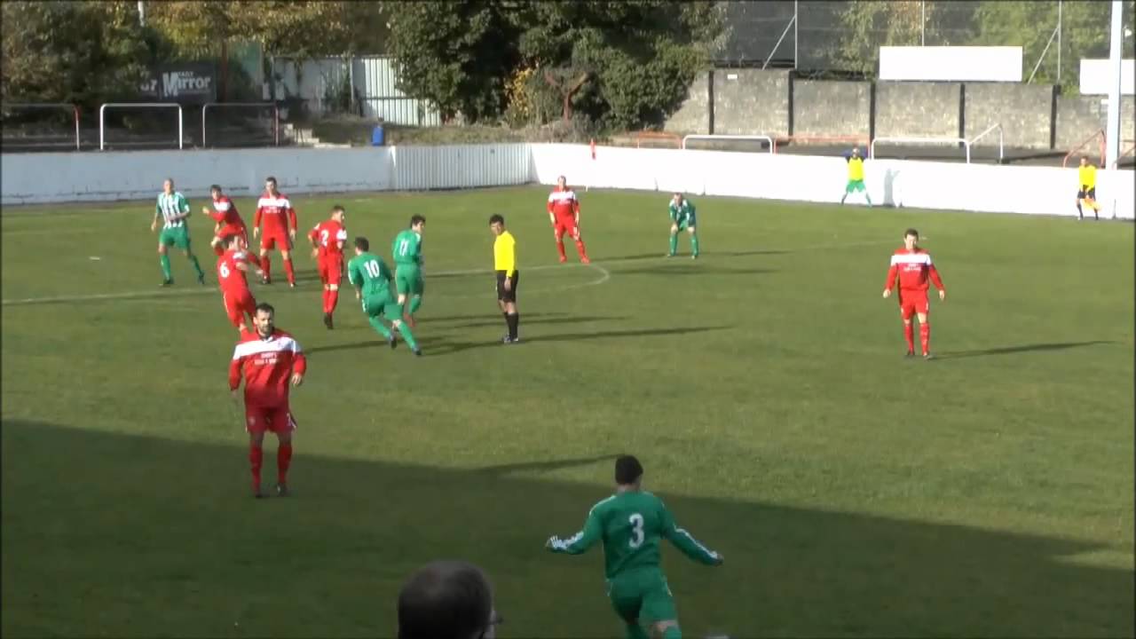 Larne v Dundela football score